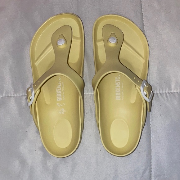 Birkenstock Shoes - Birkenstock Gizeh Essentials EVA: Light Yellow